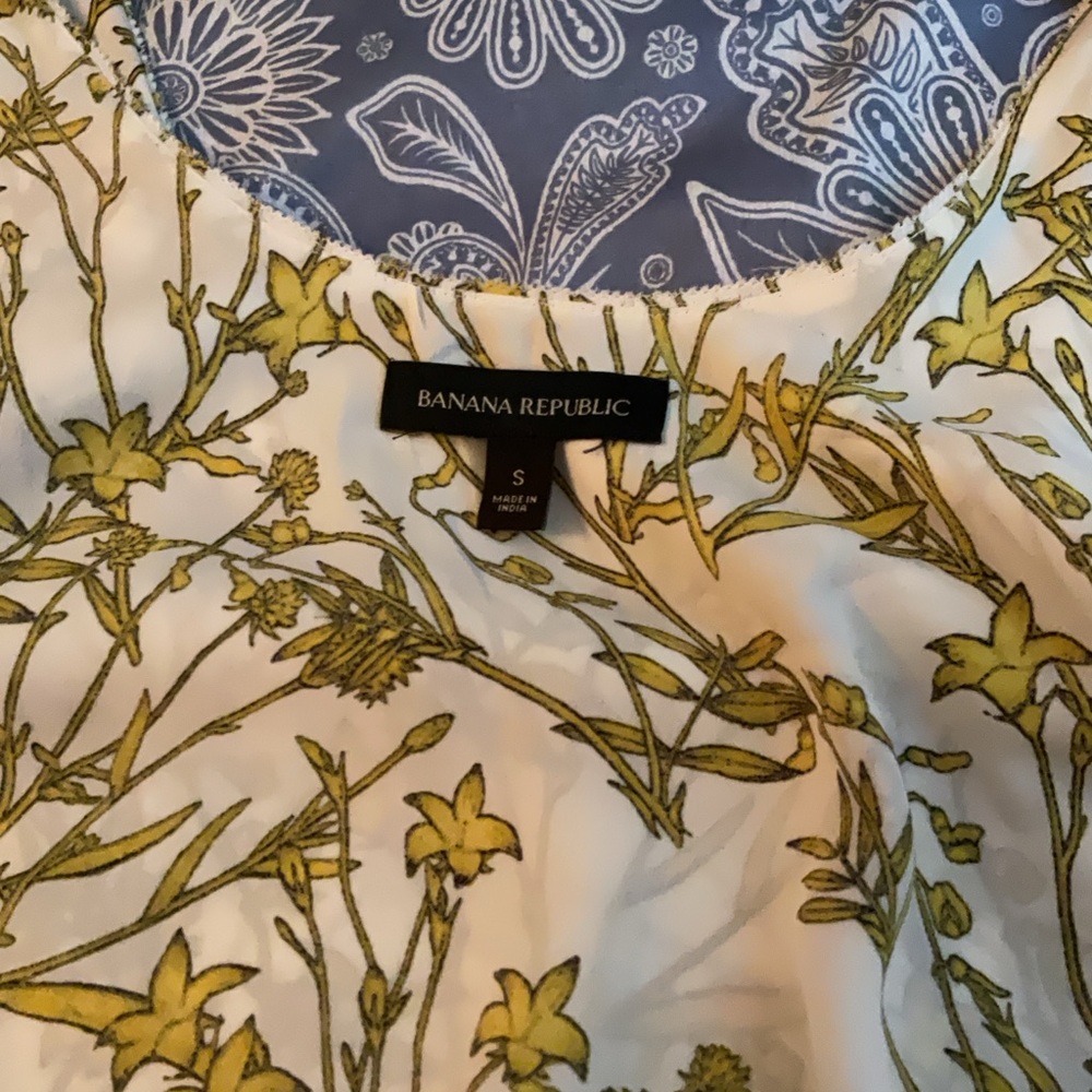 Price DROP BR Yellow Floral Top NWOT!